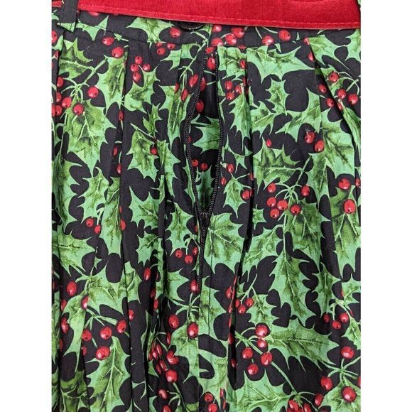 Hell Bunny Christmas Belted Skirt Holly Leaf And Berries Cotton Pleated Pockets‎ - Picture 3 of 8